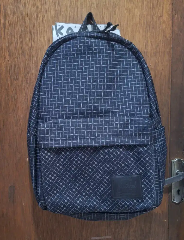 Dijual Tas Herschel classic XL Backpack GRIDBLACK (BARU)