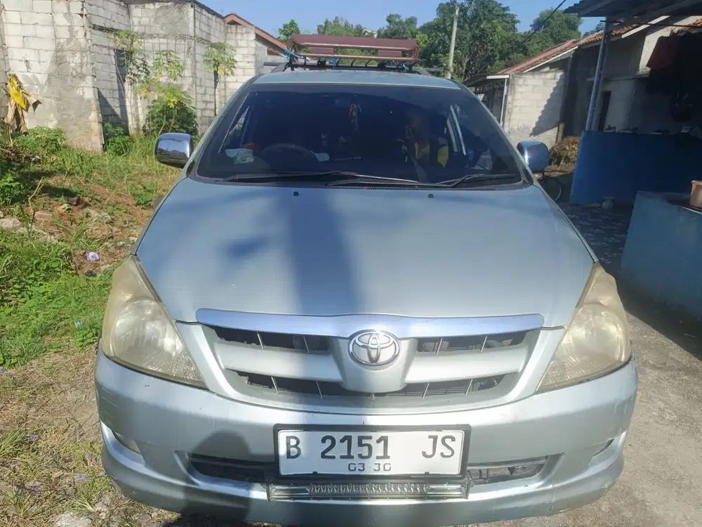 Toyota Kijang Innova 2005 Bensin