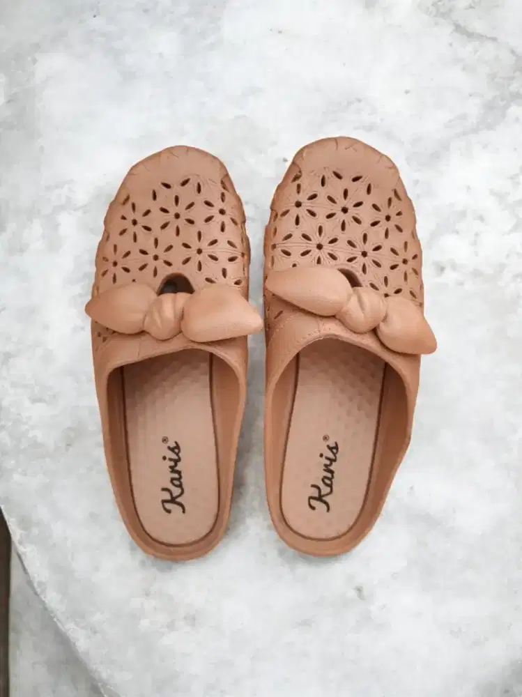 sandal karet seperti baru