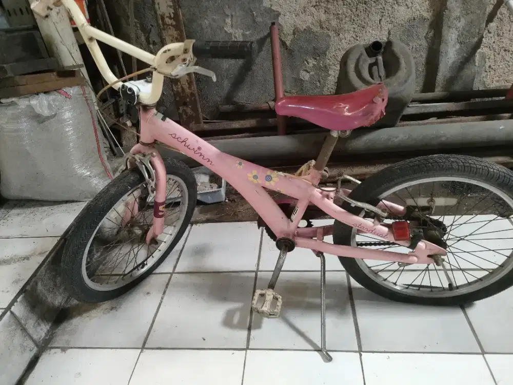 Sepeda anak tinggal isi angin