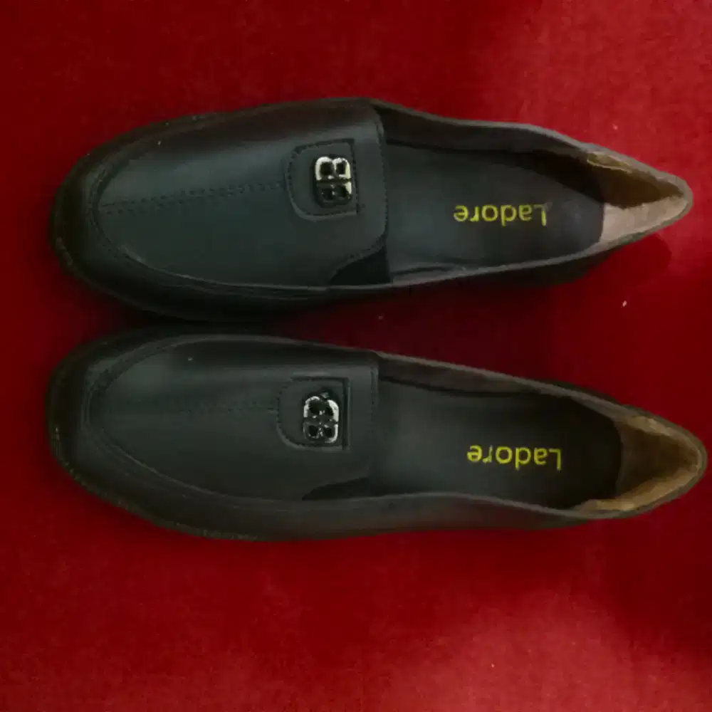 Sepatu wanita size 37