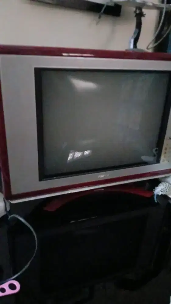 TV tabung POLYTRON 14inc