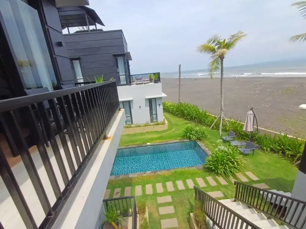 For Sale Villa Brand New Beach Front Los Pantai Saba Bali.