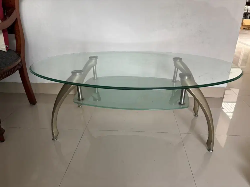 Meja Tamu Kaca Kokoh