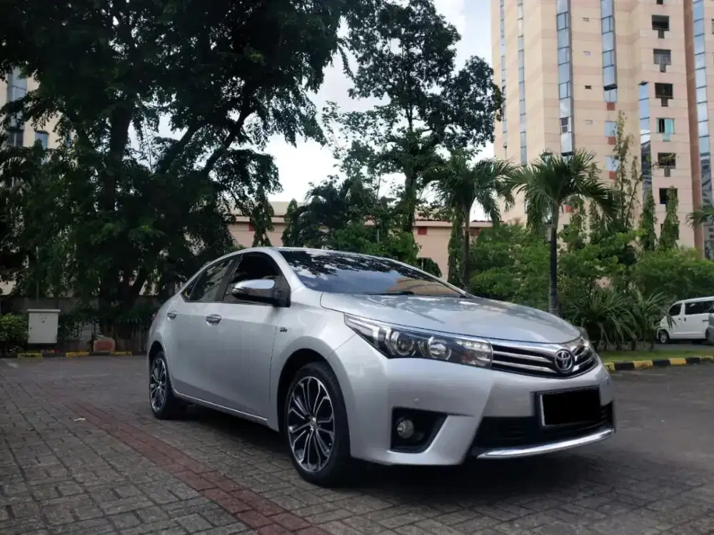 Toyota altis V 2015