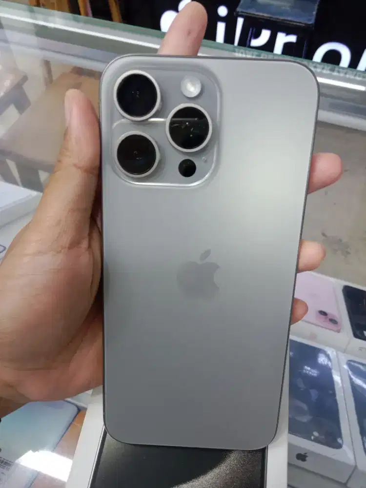 IPHONE 15 PROMAX TITANIUM