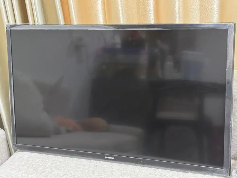 Samsung TV 32inchi LED smart TV