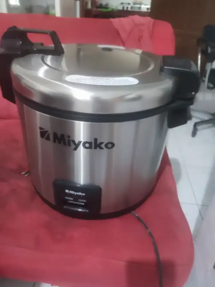 Rice cooker/magic com Miyako MCG-171