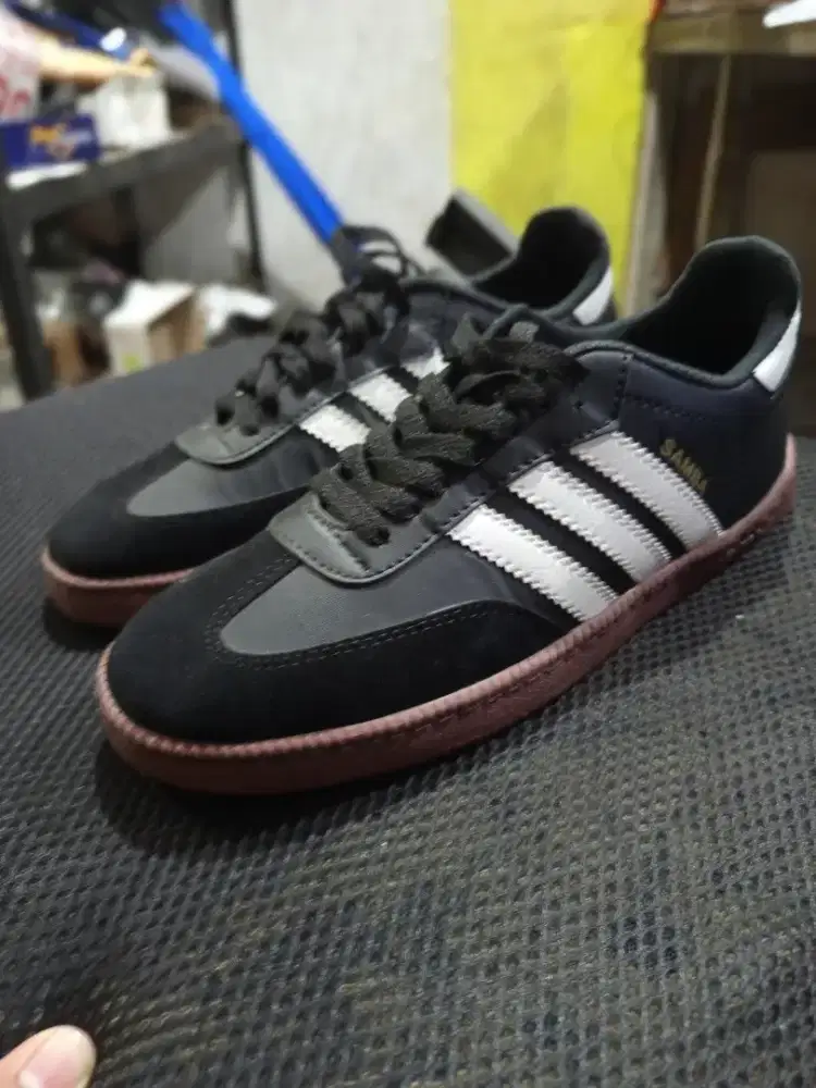 Sepatu Adidas samba black