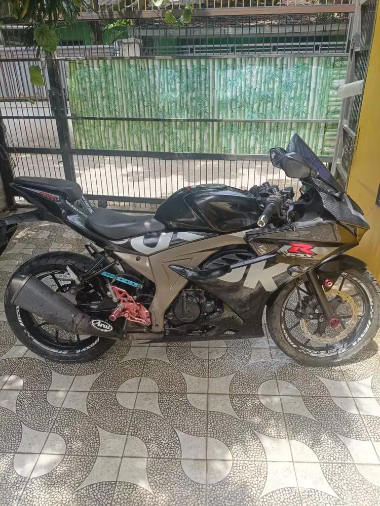 SUZUKI GSX R150