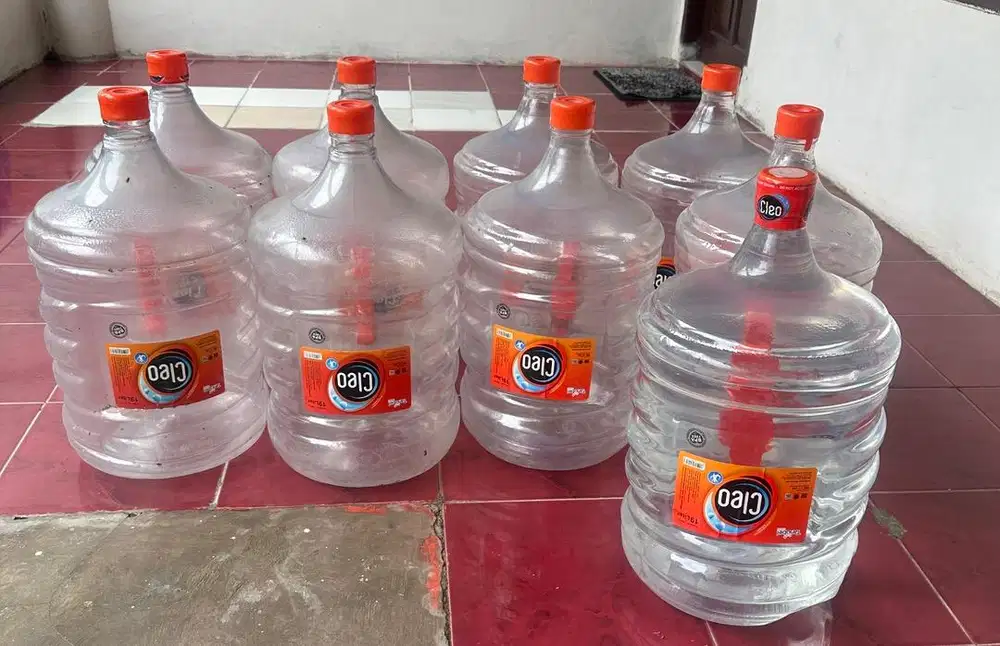 Dijual galon kosong cleo