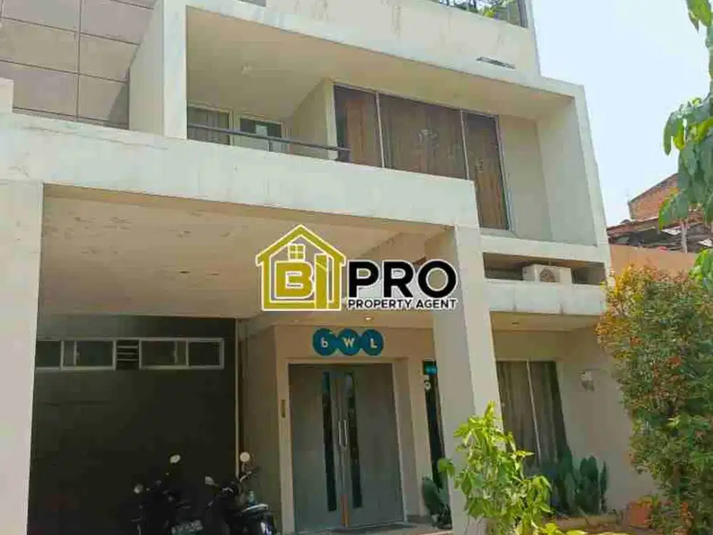 Rumah 3lantai  siap huni, raffles hills cibubur