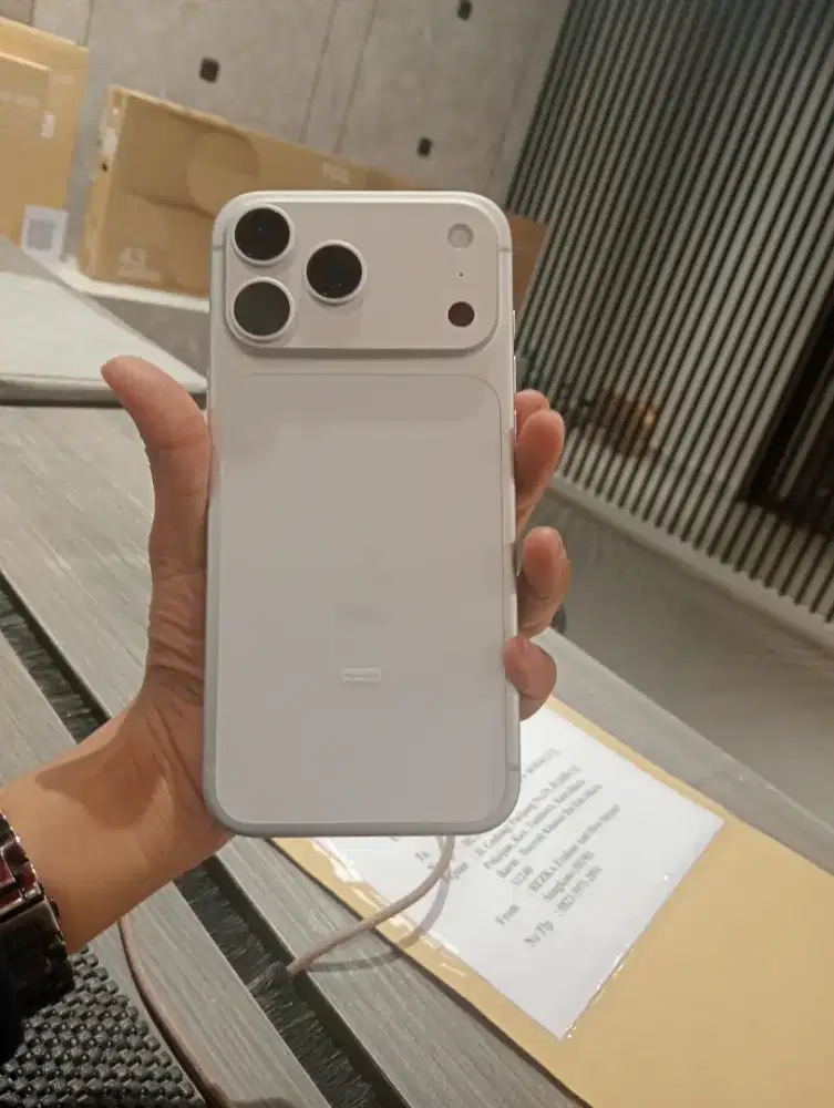 READY BARANG LANGKA IPHONE 17 PROMAX 256 SILVER RESMI IBOX
