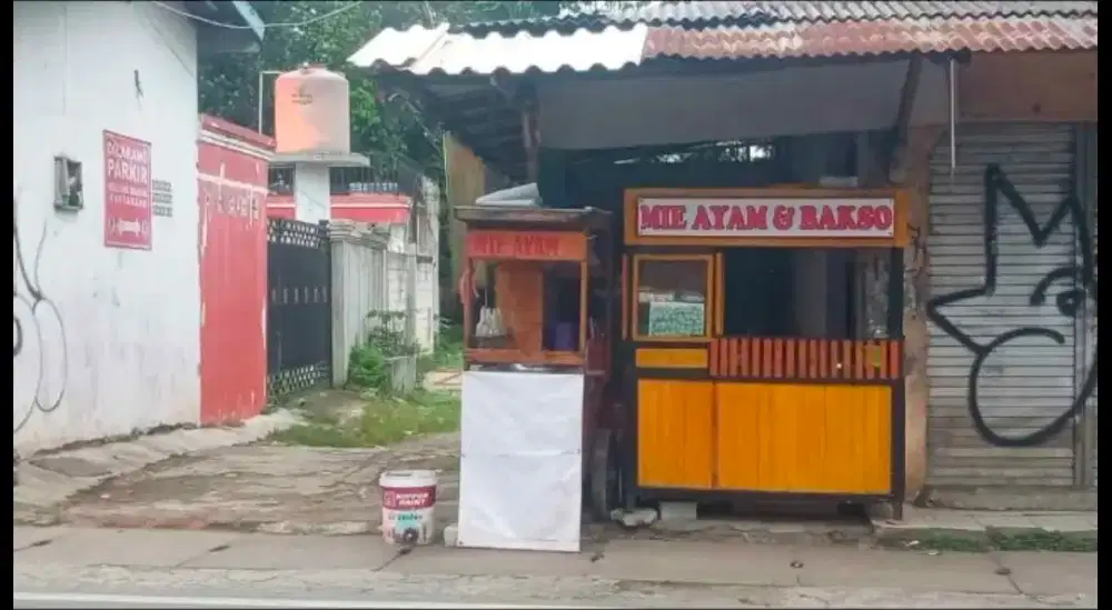 Perlengkapan usaha lengkap (bekas mie ayam + pecel lele)