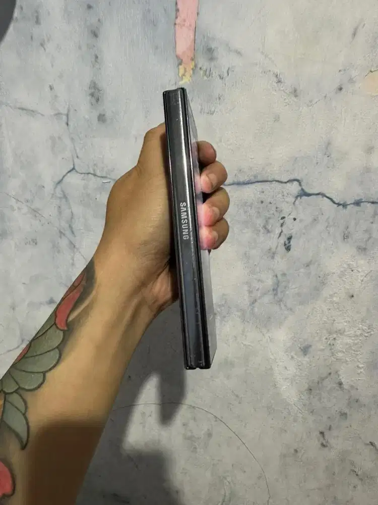 Samsung fold 5 12/512Gb