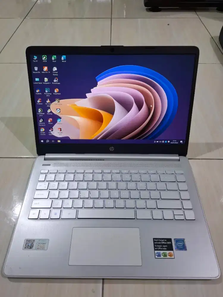 Laptop hp 14s celeron N4120 Ram 4 gb ssd 256 gb
