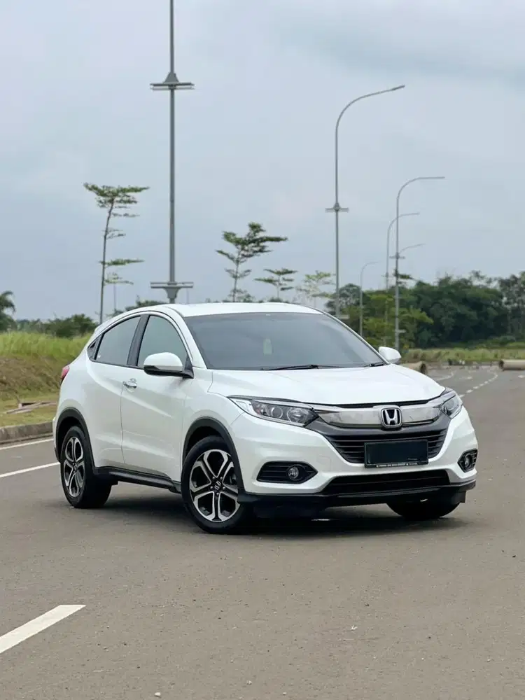 HONDA HRV 1.5 E CVT AT 2021 LOW KM

NIK 2021
