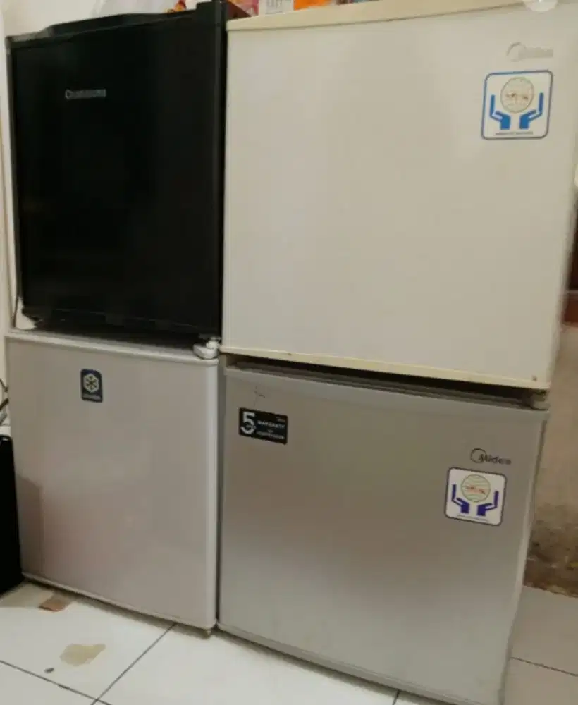 Dijual kulkas mini merk midea, uchida, changhong