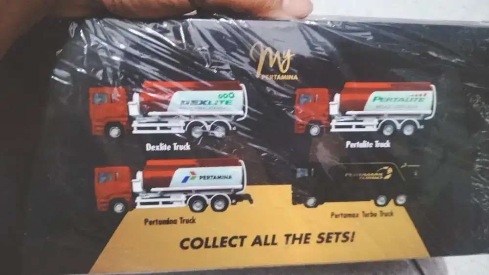 Miniatur truk Tanki Pertamina 8000l scale 1:50