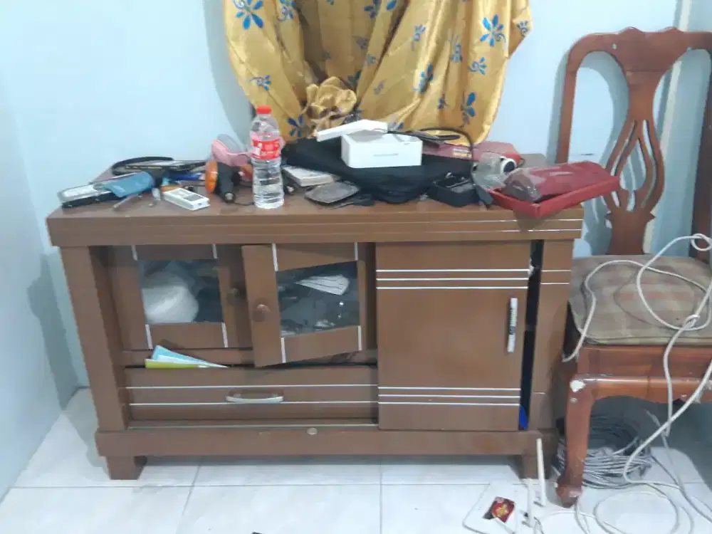 Meja Tv Gak kepake (bisa buat meja belajar/meja komputer)