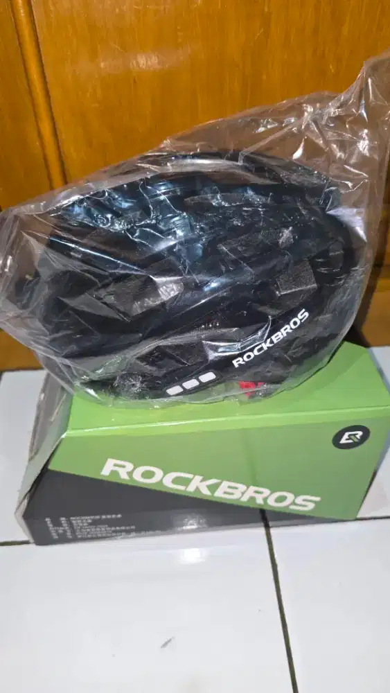 Helm Sepeda Rockbros+Lampu Depan Belakang