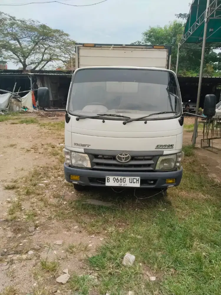 Toyota dyna 110 ST Engkel Long