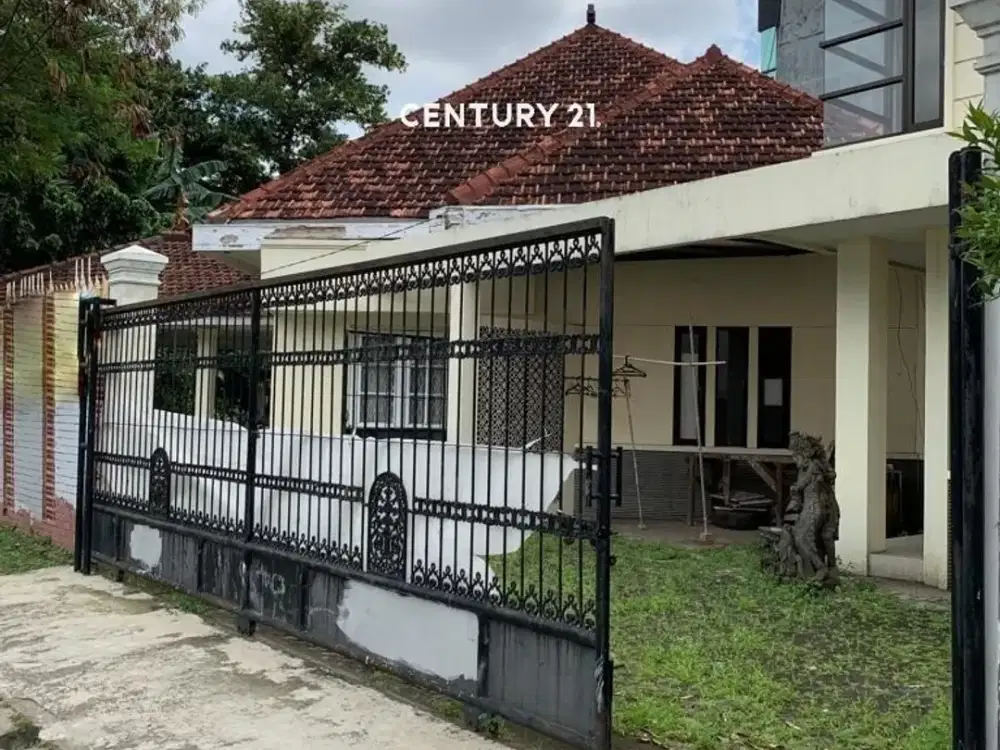 Rumah Hook Dipinggir Jalan Protokol Hitung Tanah Di Area Menteng