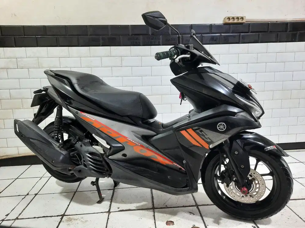 Yamaha aerox non abs tahun 2017 lengkap bagus