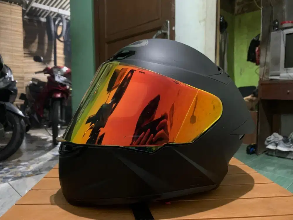 Helm Full Face Laki-laki | Kondisi Bagus | Harga Nego