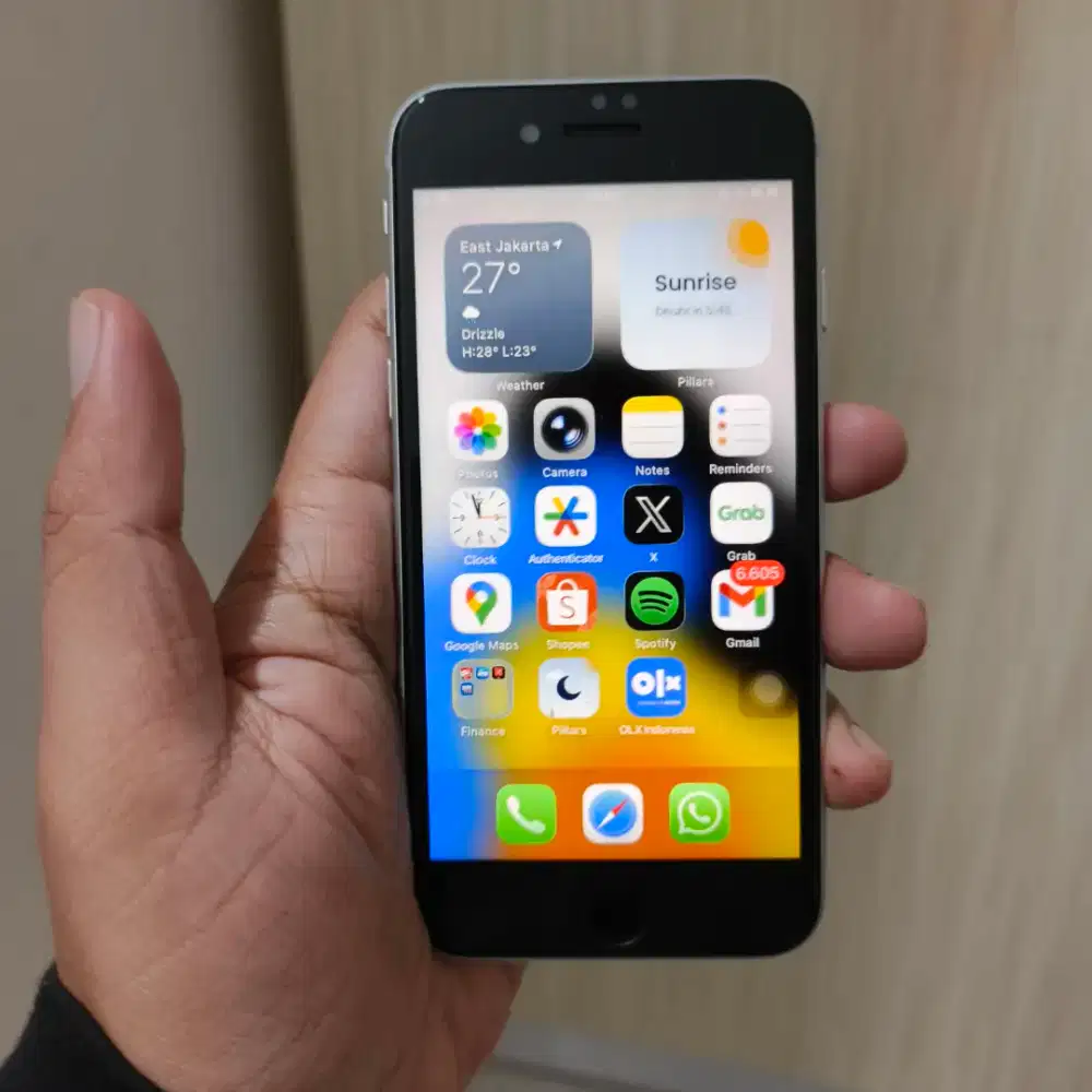 iPhone SE 3 2022 128gb 5G White Beacukai Normal