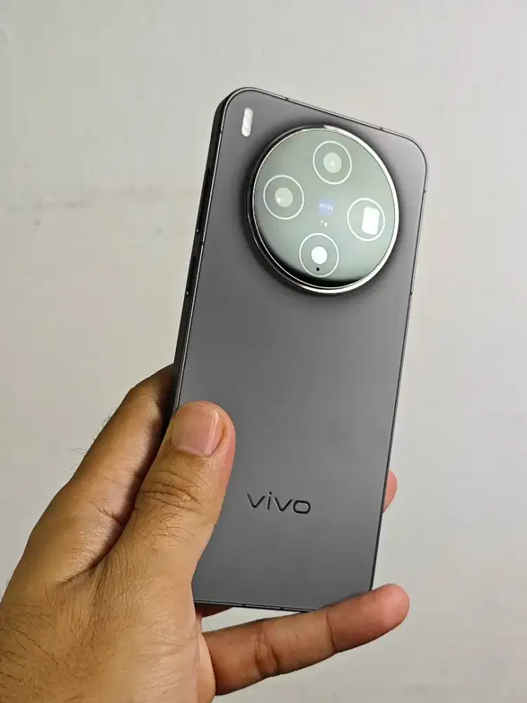 Vivo x300 garansi 2 tahun