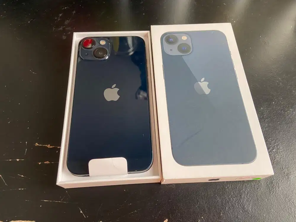 iphone 13 128GB Midnight Garansi ibox sampai january 2027