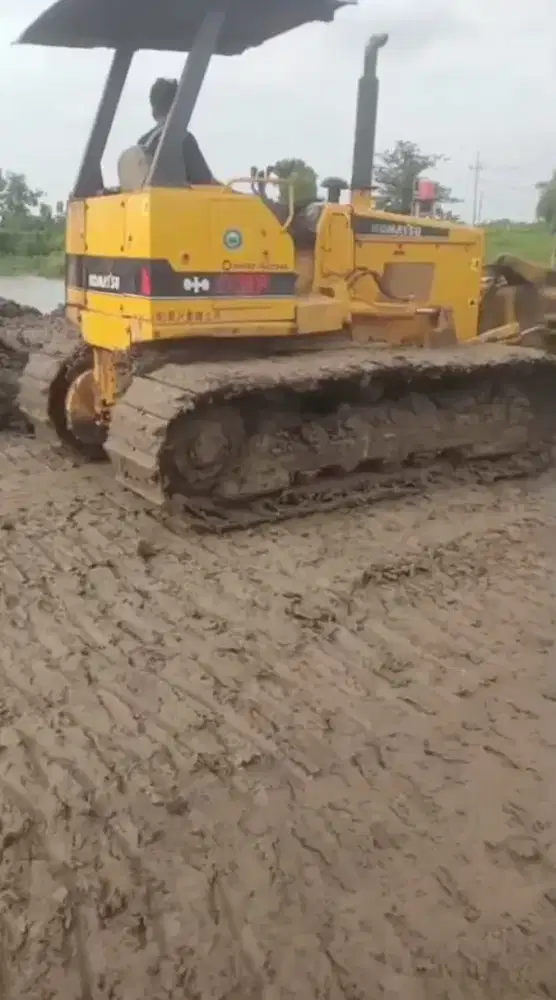 Doser Komatsu D31-18 tahun 2012