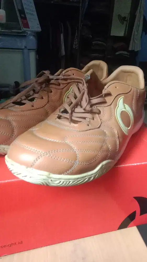 Sepatu futsal ortuseigh