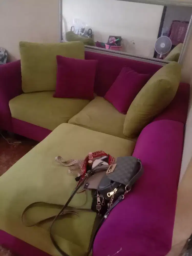 Sofa letter L warna hijau  - burgundy