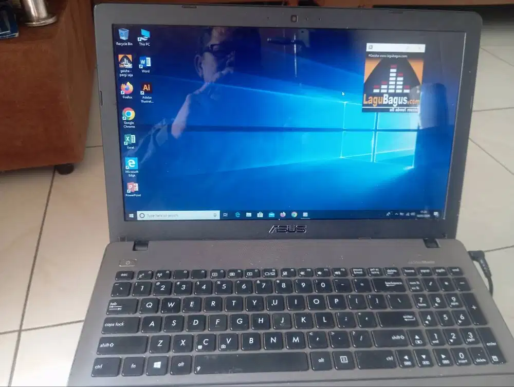Jua Laptop Asus Rp. 1000.000nego