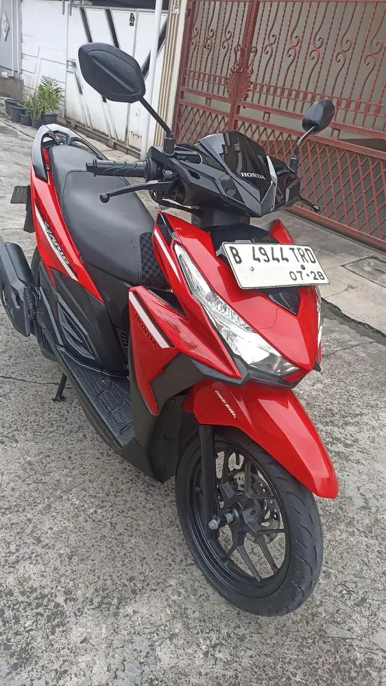 Honda Vario 125 LED CBS ISS tahun 2017.