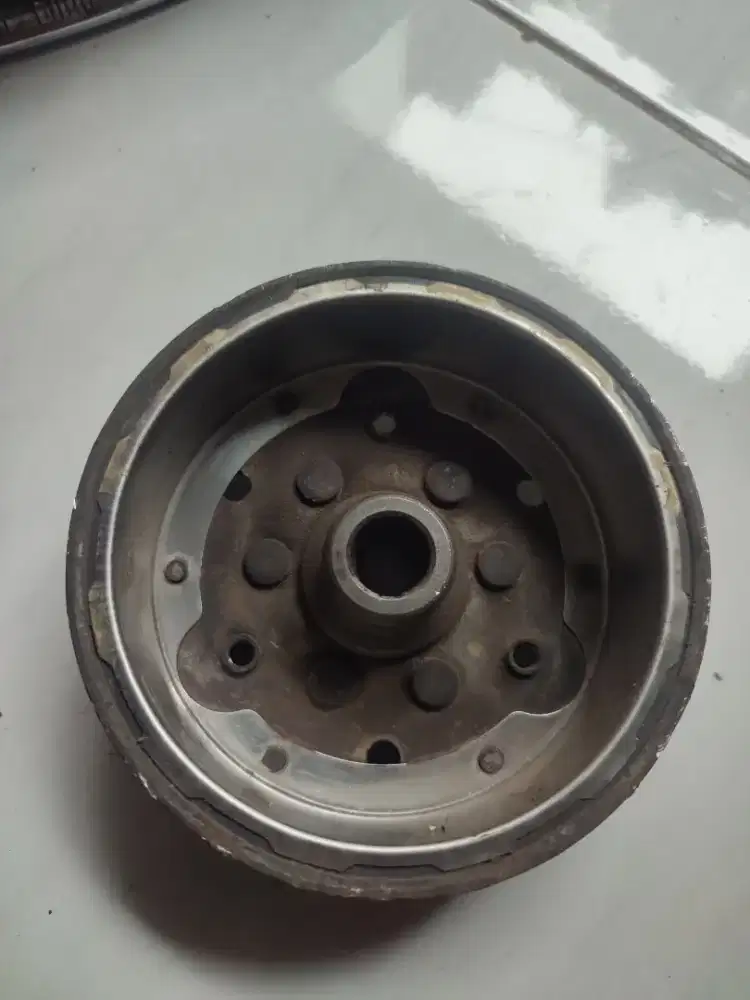 Magnet beat karbu ori