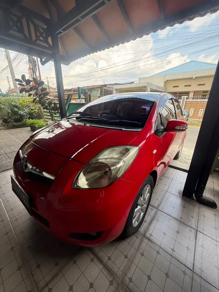 YARIS MERAH MERONA, SIAP TEMENIN KE MANA AJA... (2011 Bensin)