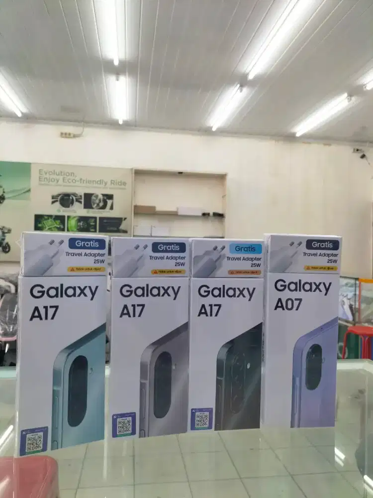 Samsung Galaxy A17 (8GB+8GB I 256GB) BARANG SEGEL ORI