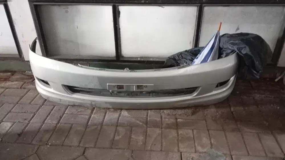 Monggo yg mau nyari Bamper depan .bekas copotan innova lama
