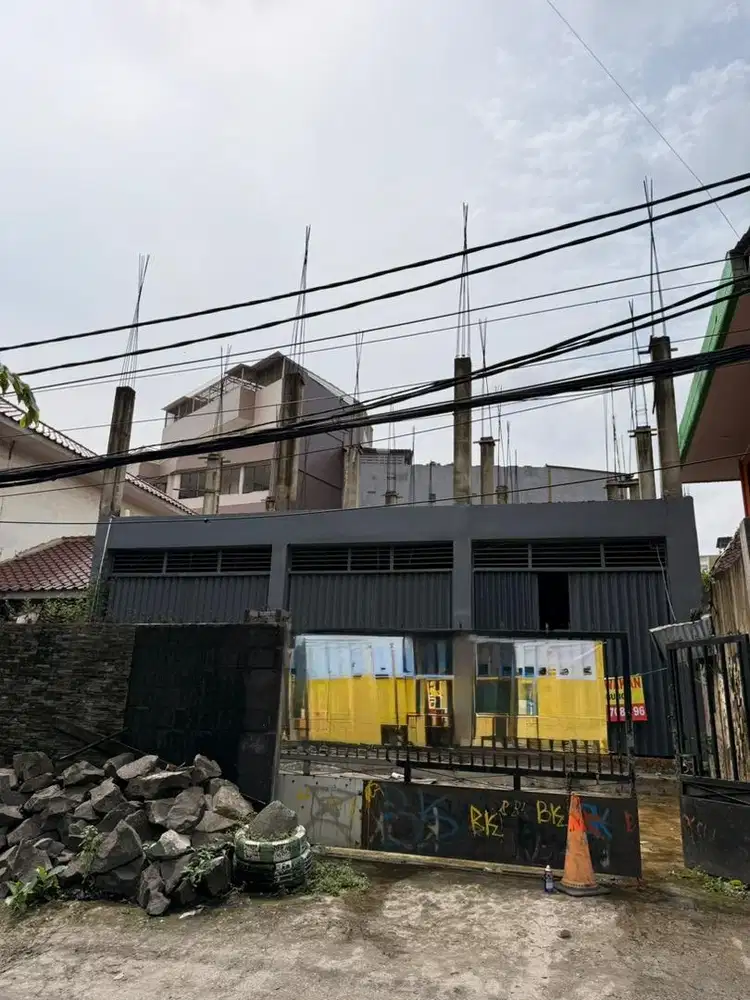 Disewakan Rumah/ruko di kawasan sentra bisnis dekat tanah abang.