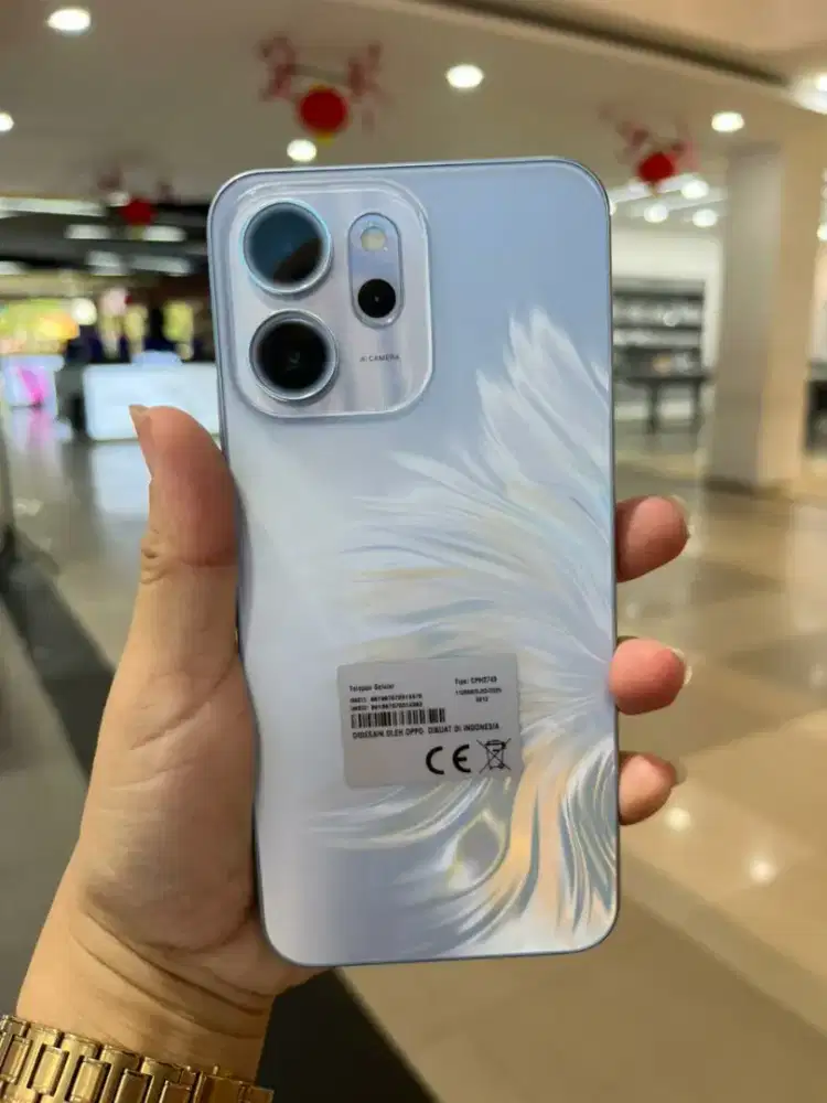 Second Oppo Reno 14F 5G 8+8/256gb Ex Display