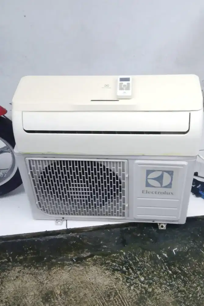 Jual AC setengah PK masih normal jos