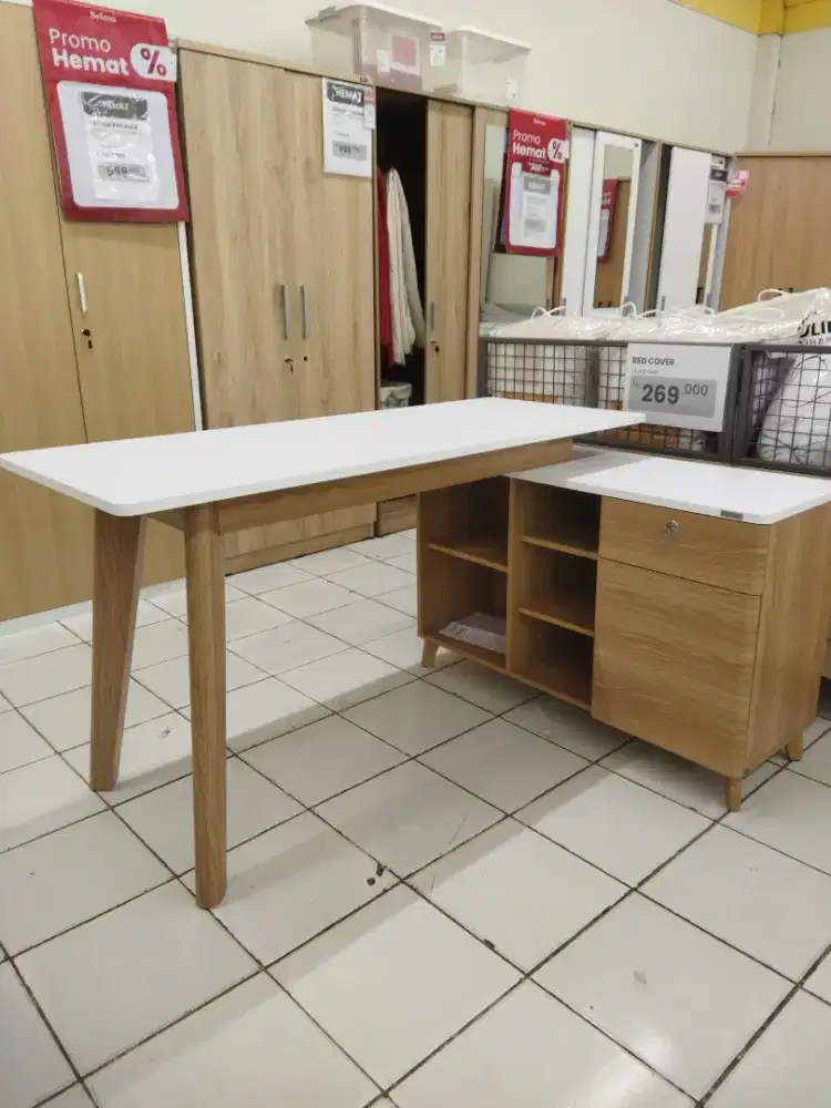 Selma pendant meja kantor