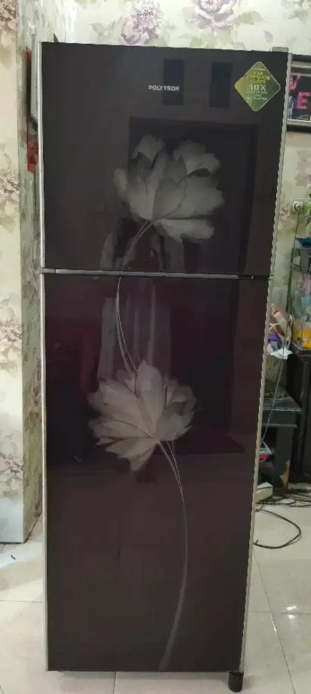 Kulkas 2 pintu tinggi polytron siap pakai