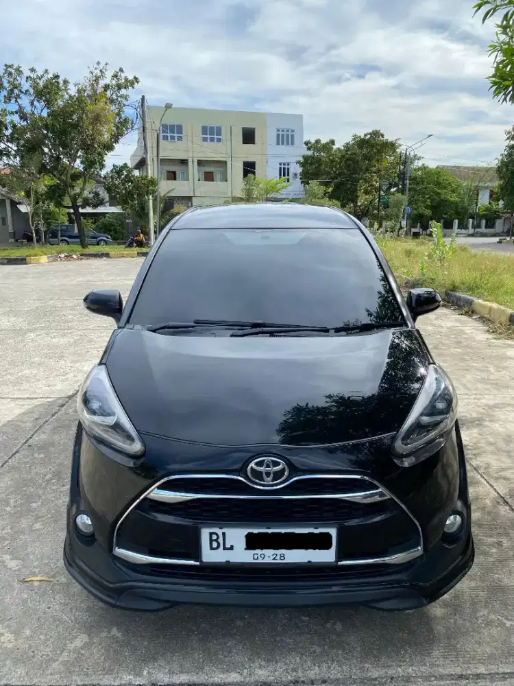 Toyota Sienta Type Q