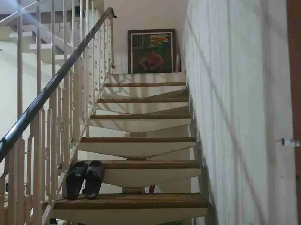 dijual rumah tengah kota bandung sayap riau