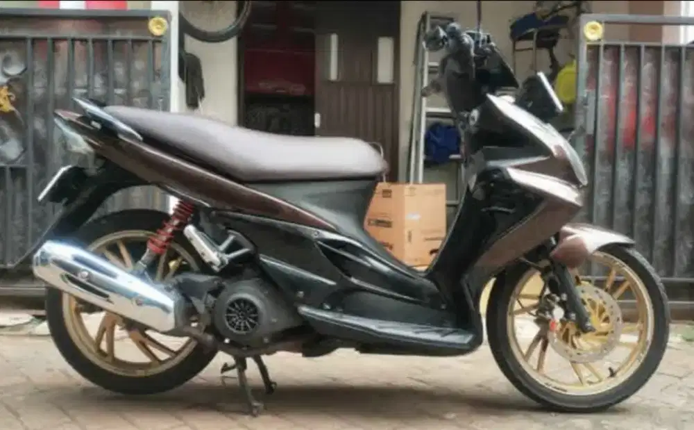 Dijual Motor Suzuki Skywave Tahun 2008*