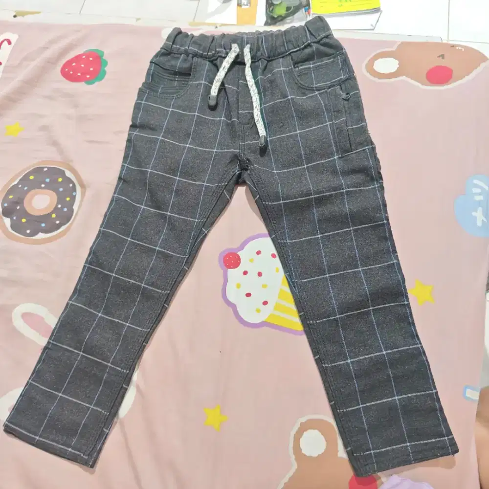 Celana anak 4-6 tahun